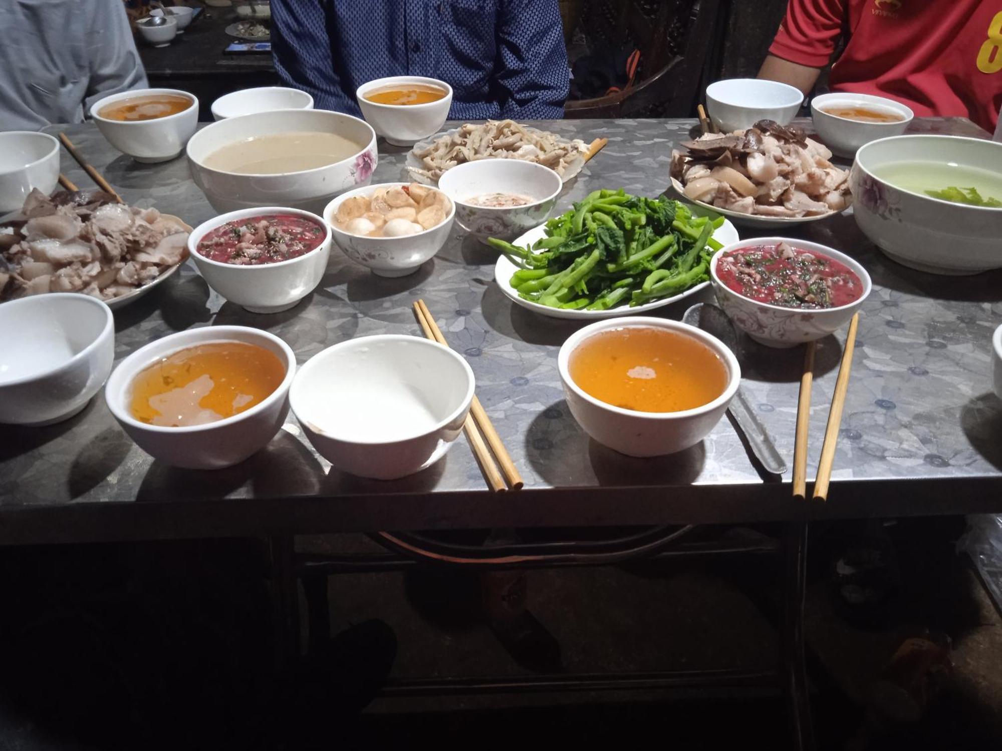 Ngoc Thuy Diem Dung Chan Len Doi Mam Xoi Mu Cang Chai